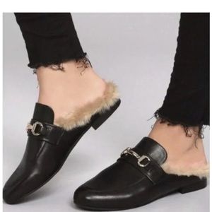 Steve Madden Khloe Black Leather Faux Fur Lining Slip on Mule Loafer